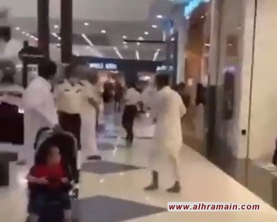 طعن 3 من رجال الامن في مجمع تجاري بالدمام والسبب توقيف امرأة وابنتها