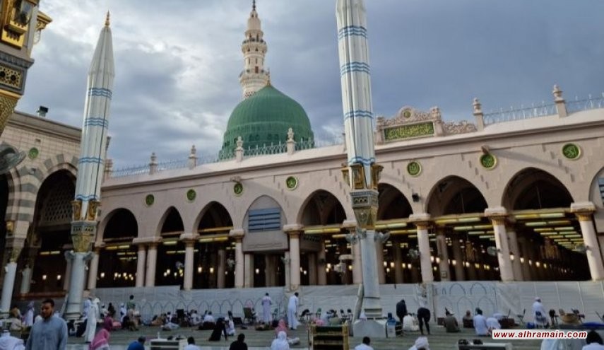 صدمة المعتمرين..فرع لشركة 'ستاربكس' أمام المسجد النبوي!