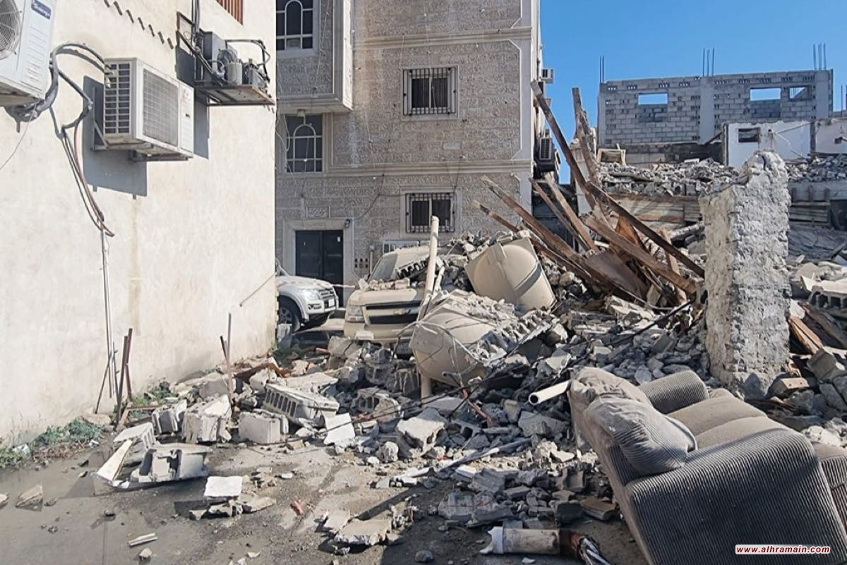 انهيار مطعم شعبي قديم في تاروت بسبب التضييق الرسمي