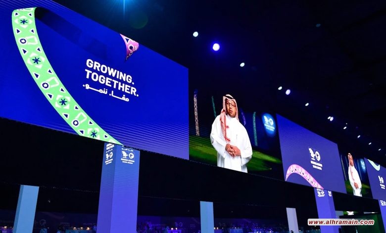 السعودية تستعدّ لـ&laquo;مونديال 2034&raquo;: &laquo;العالمية&raquo; على أكتاف العمّال  