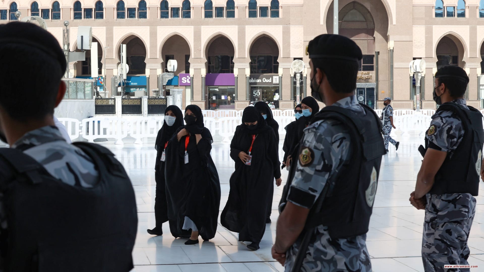 السعودية تقيّد شعيرة الحجّ بسياج السياسة والأمن