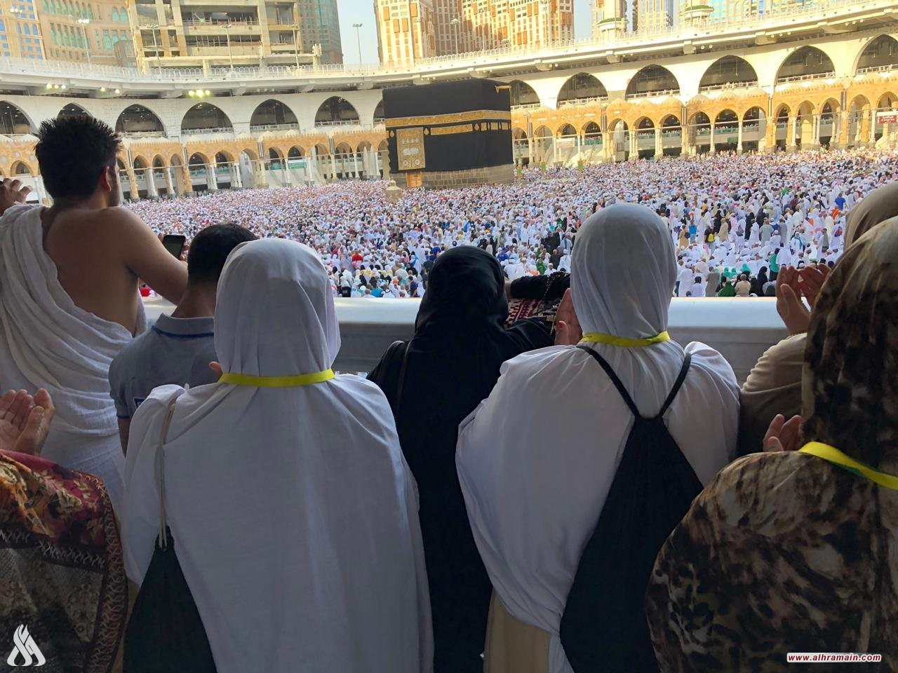 السعودية تهدد المعتمرين بالسجن والترحيل