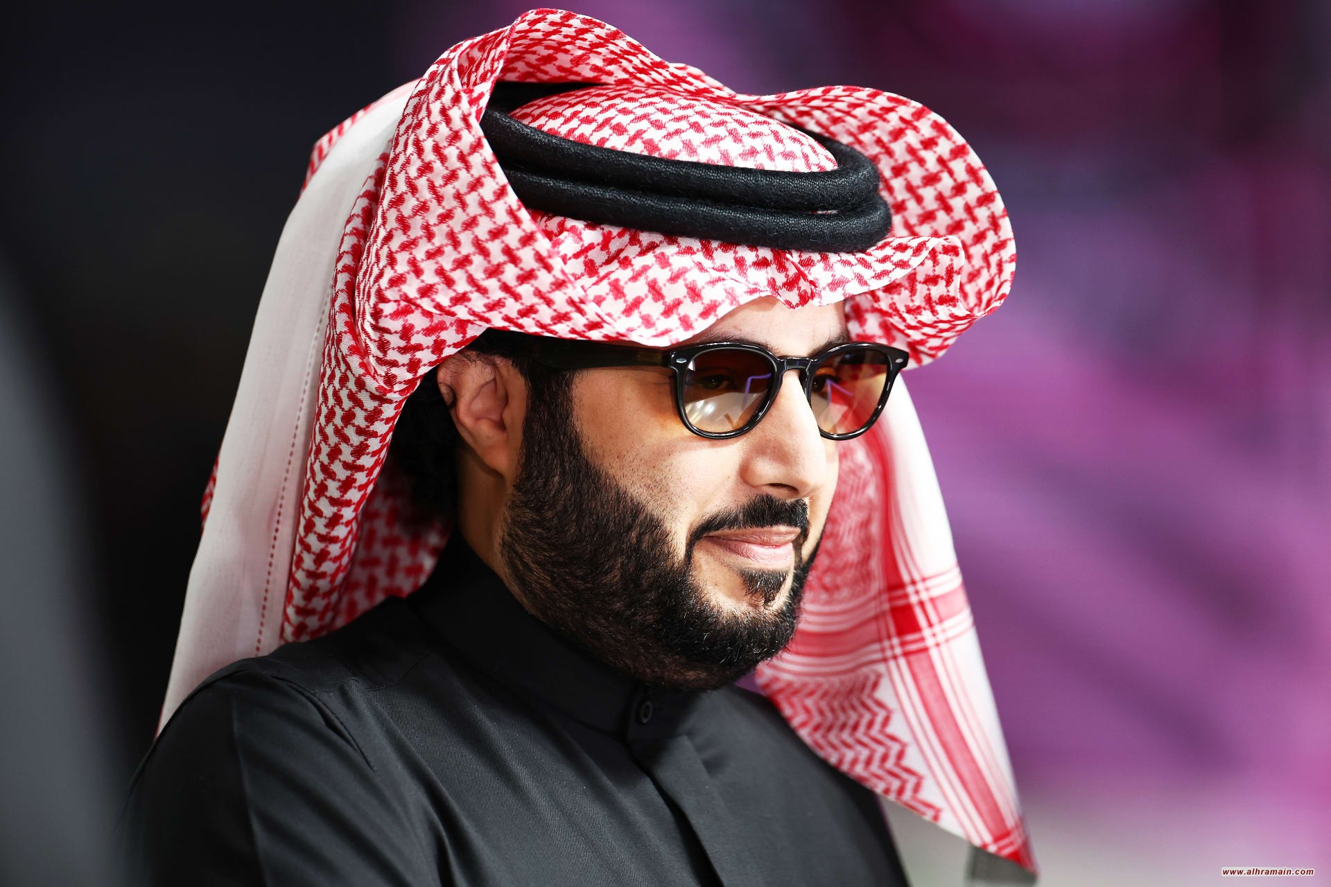 جاسوس مطلوب لمكتب التحقيقات الفيدرالي الأميركي برفقة تركي آل الشيخ