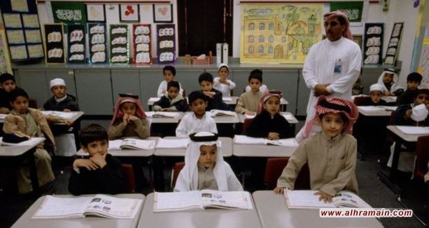 المعلمون يطالبون بمساواتهم في &ldquo;العلاوة&rdquo; مع موظفي الدولة