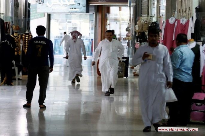 "تاجيل ضريبة القيمة المضافة"..السعوديون ينتفضون في وجه الحكومة: ان سكتنا ندمنا وإن حكينا قهر