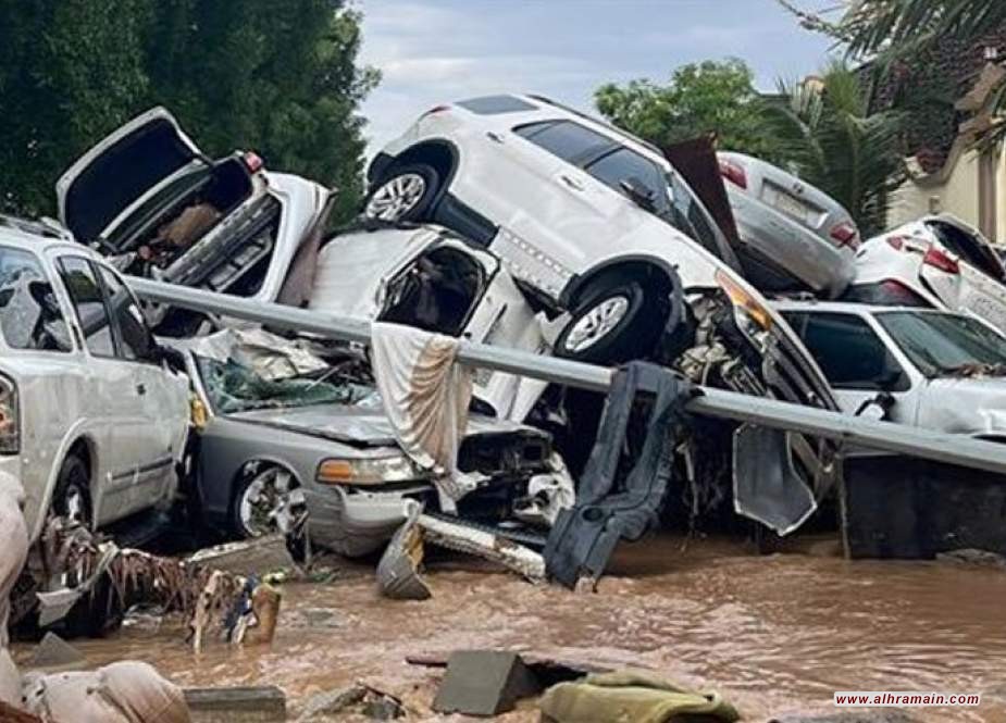 السعودية.. غضب شعبي ضد الفشل الحكومي في احتواء الفيضانات