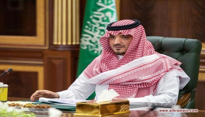 قبيل موسم الحج.. وزير الداخلية السعودي يتوعد من يأوي مخالفي نظام الإقامة
