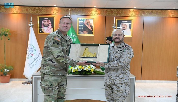 رئيس الأركان السعودي يلتقي قائد القيادة المركزية الأمريكية