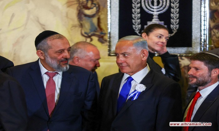 التطبيع مع السعودية.. ملاذ نتنياهو من 3 تهديدات تنذر بانهيار حكومته