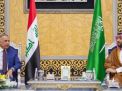 بن سلمان يستقبل الكاظمي لدى وصوله إلى مطار الملك عبد العزيز الدولي..